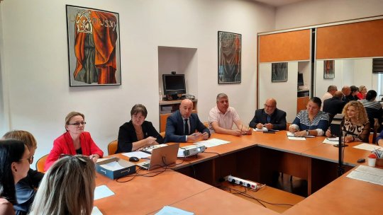 Autoritățile locale, întâlnire pentru prevenirea consumului de droguri în rândul elevilor