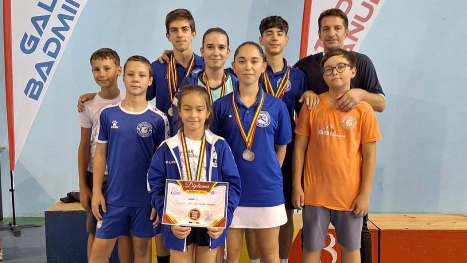 Sportivii brașoveni au venit cu medalii de la la Campionatul Național de badminton U15 de la Galați