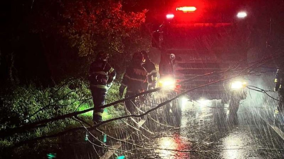 IGSU: Numărul persoanelor evacuate a crescut la aproape 5.500