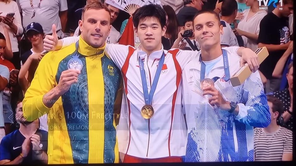 Înot: David Popovici a decis să îşi doneze echipamentul de premiere de la Jocurile Olimpice de la Paris 2024