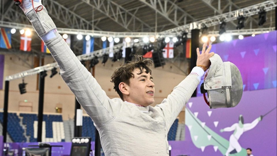 Scrimă: Vlad Covaliu a câştigat medalia de aur în cadrul Cupei Mondiale de sabie pentru juniori