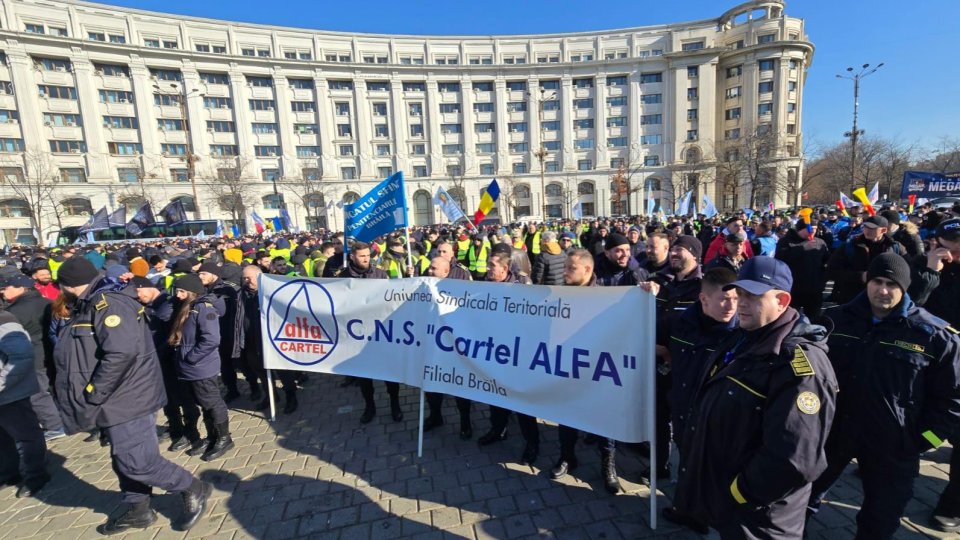 Sindicaliştii le cer politicienilor de la putere să discute direct cu oamenii