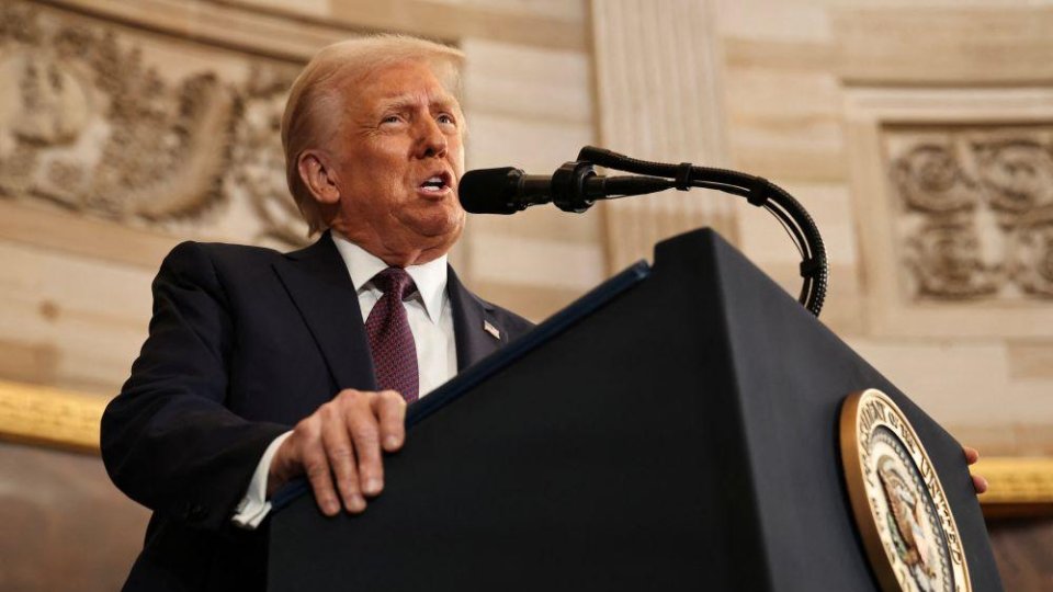 Donald Trump a depus jurământul în calitate de preşedinte ales al Statelor Unite