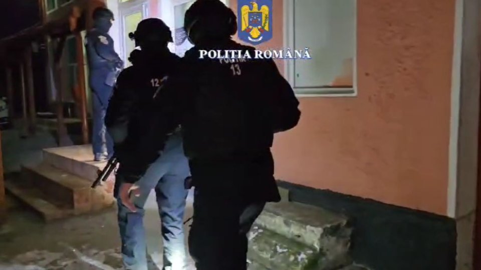 VIDEO Peste 70 de percheziții domiciliare, într-un dosar ce vizează infracțiuni economice