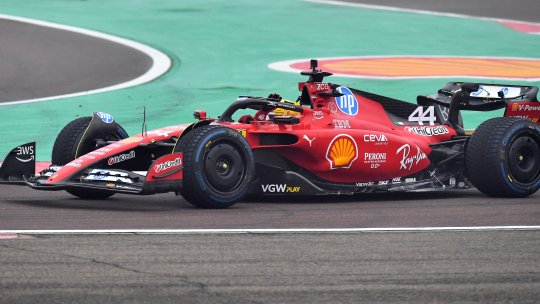 Formula 1: Lewis Hamilton a făcut primele ture cu un Ferrari