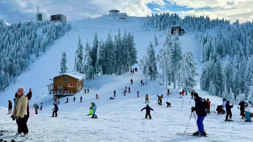 Cât costă, în medie, un sejur la munte, în minivacanța de Mica Unire. Brașovul rămâne în topul preferințelor turiștilor