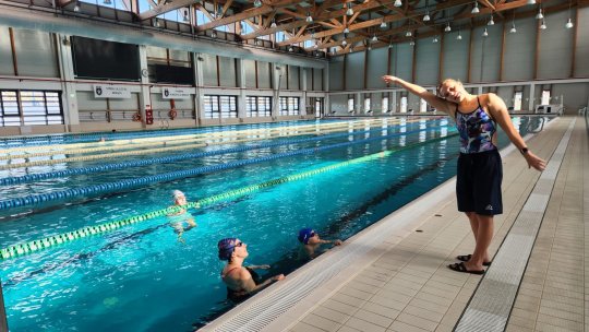 Înot: Povestea celui mai tânăr antrenor de înot de la Bazinul Olimpic din Brașov