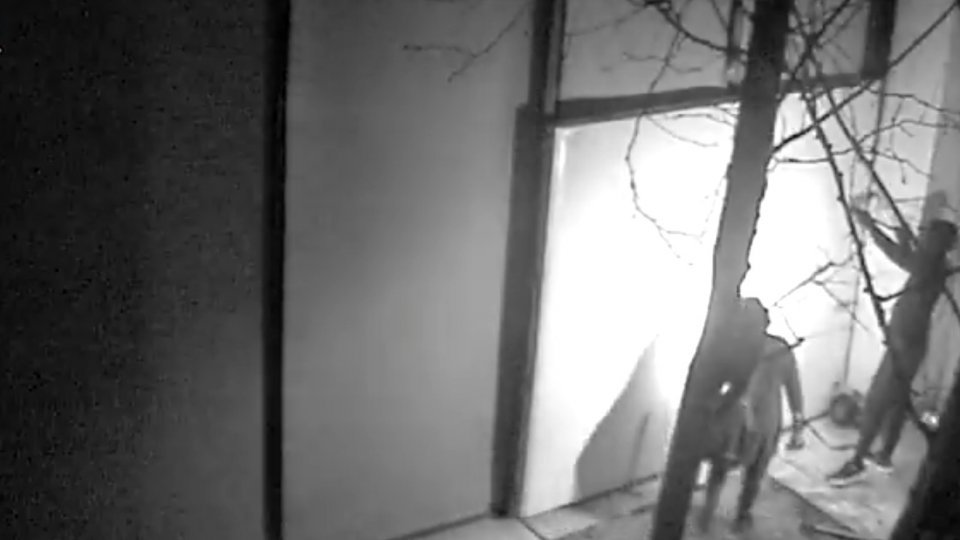 Hoții care au furat piese din tezaurul dacic au fost surprinși de camerele de supraveghere