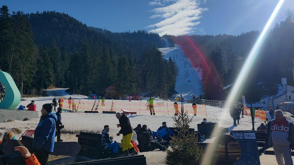 Se schiază în condiții de primăvară în Poiana Brașov