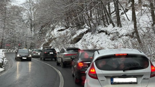 Trafic de coșmar, în primele zile ale anului, pe drumul de Poiană