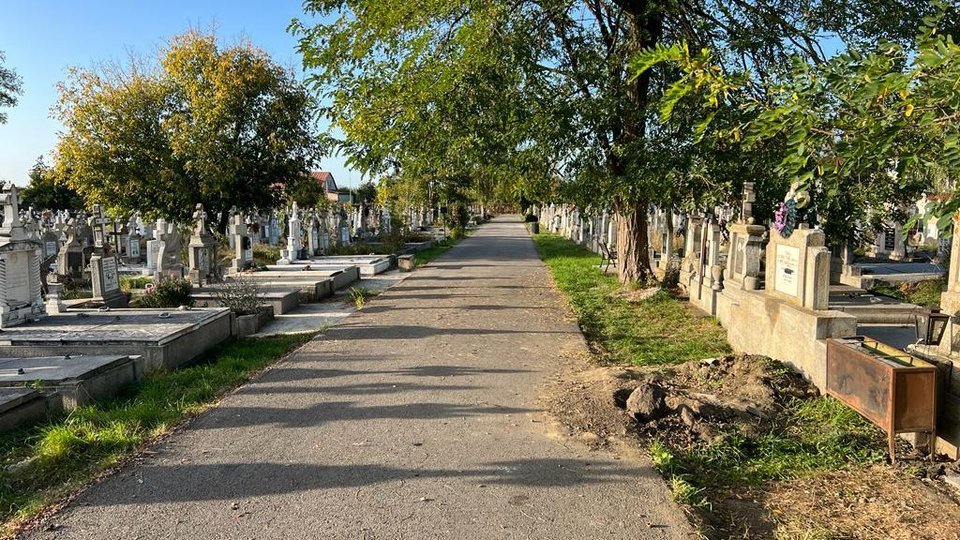 Cresc tarifele la cele două cimitire ale municipalității