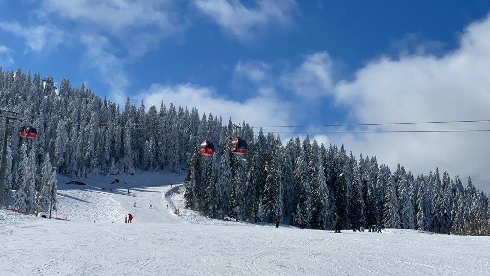 Vacanța de iarnă a adus foarte mulți turiști în Poiana Brașov