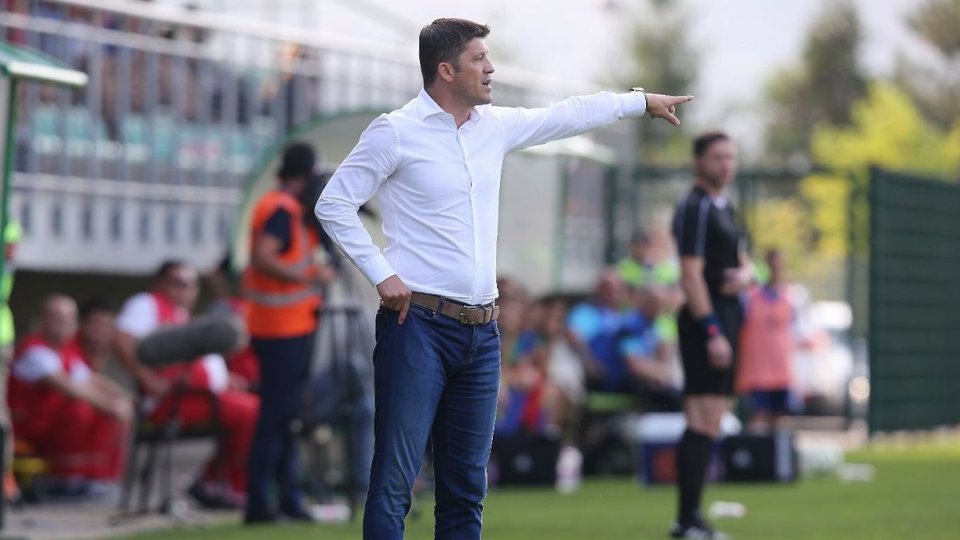 Fotbal: Antrenorul brașovean Daniel Isăilă o preia din nou pe Bani Yas