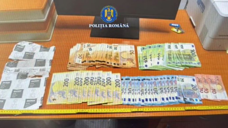 VIDEO 2 suspecți acuzați de înșelăciune au ajuns în arest după ce au păcălit mai mulți bătrâni de la care au primit 35.000 de euro