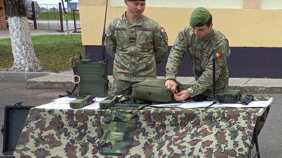 "Ziua Armatei României în şcoli"