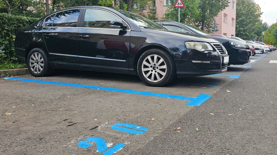 2.400 de lei/an, pentru un loc de parcare în cartierul Florilor