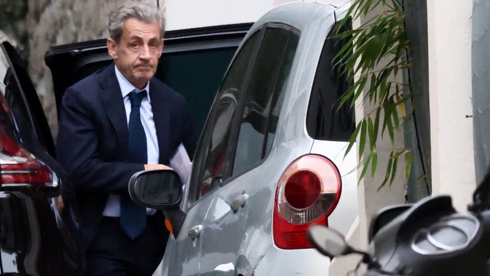Nicolas Sarkozy îşi va începe executarea pedepsei de cinci ani de închisoare