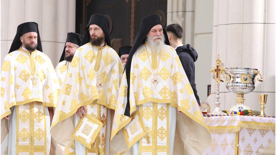 Continuă pelerinajul pe Dealul Mitropoliei din Capitală