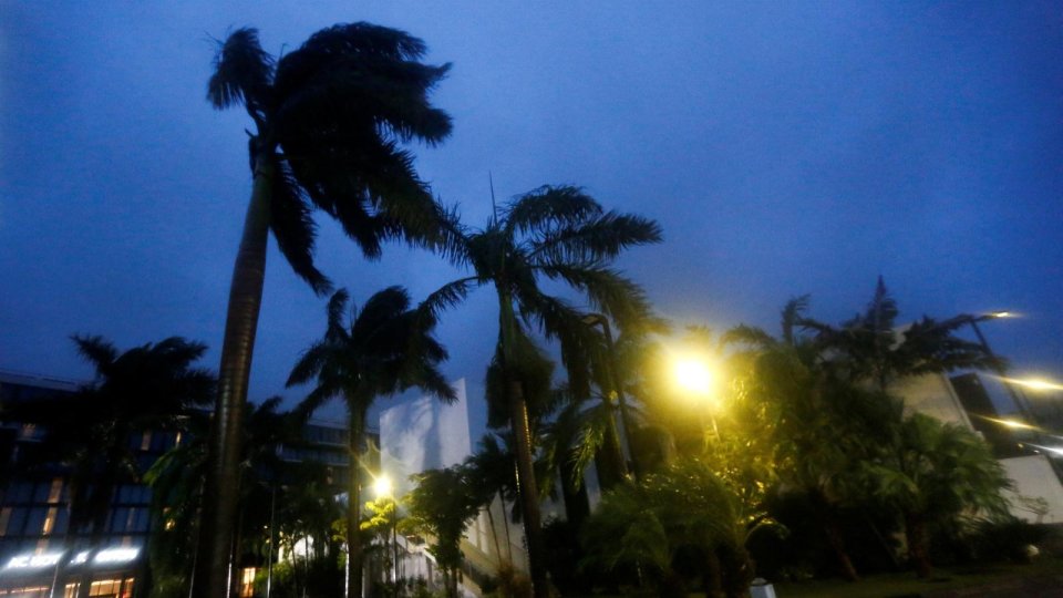 Jamaica, în alertă maximă: Uraganul Melissa aduce rafale de vânt de peste 300 de km pe oră