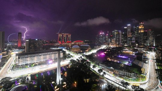 Formula 1 intră pe un teritoriu necunoscut, în acest weekend, la Singapore