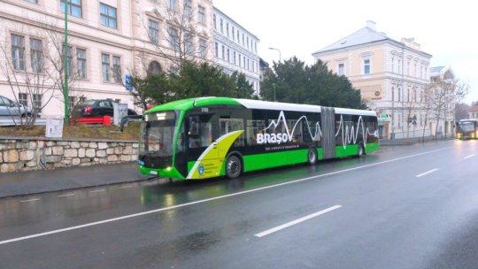 Vremea rea afectează și transportul public. RAT anunță întârzieri pe anumite trasee