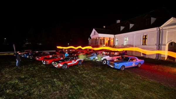 Raliu cu vehicule istorice, la Brașov