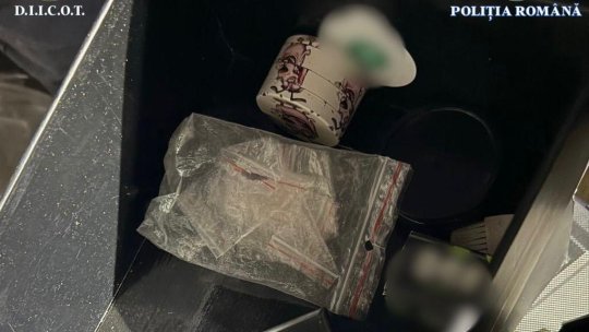 Percheziții la traficanți de droguri de risc și mare risc