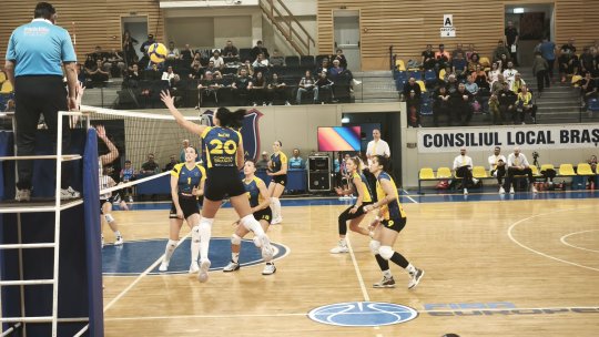 Volei feminin / Prima înfrângere a sezonului pentru Corona Brașov
