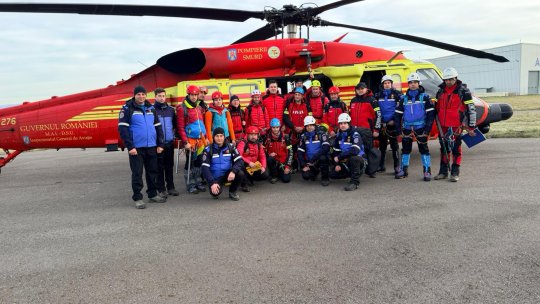 Un elicopter Black Hawk a intervenit la căutarea tânărului dispărut în Munții Bucegi