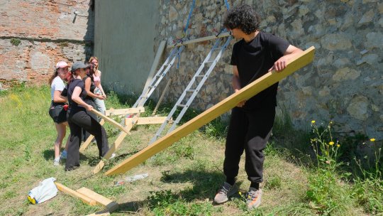 Mobilierul urban imaginat de elevi va fi amplasat în jurul Cetățuii