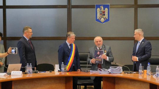 Istoricul Ioan Vlad a primit vineri diploma de Cetățean de Onoare al Municipiului Brașov