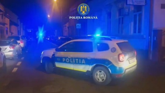 2 bărbați au ajuns în arest după ce au furat 60.000 de lei din locuința unui bătrân din Săcele VIDEO