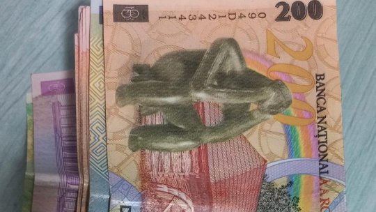 STUDIU | Generaţia Z economiseşte pentru vacanţe şi hobby-uri