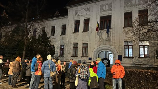 Manifestație pentru apărarea justiției independente în fața Tribunalului Brașov