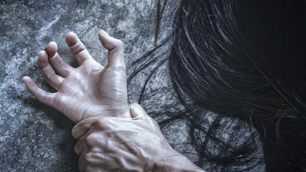 Este lege! Ordinul provizoriu de protecţie se prelungeşte de drept până la soluţionarea în primă instanţă a cererii