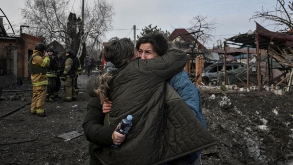 Eforturi diplomatice intense pentru obţinerea unei soluţii de pace în Ucraina