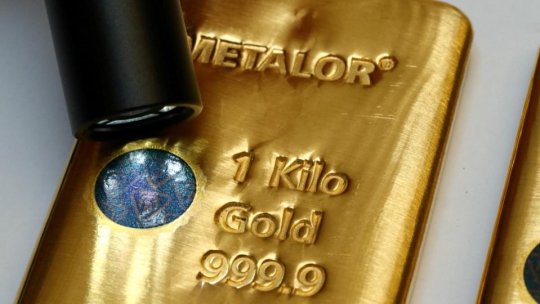 Cotația aurului a trecut de 4.383 de dolari pe uncie, un nou record istoric