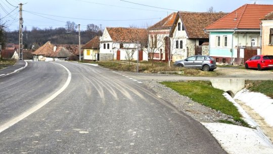 Au fost finalizate lucrările de modernizare a două tronsoane de drumuri judeţene