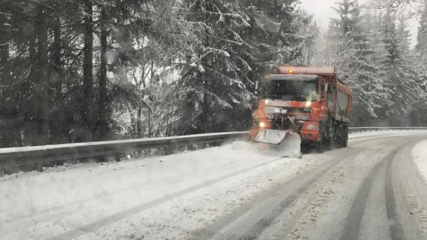 Pregătiri pentru circulaţie în condiții de siguranță pe drumurile județului Brașov