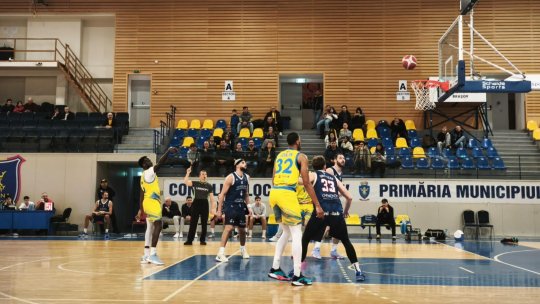 Baschet. Cu 8 jucători bolnavi, Corona pierde după două reprize de prelungiri