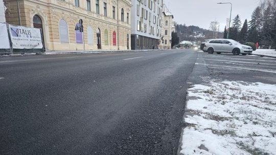 Peste 25 de utilaje de deszăpezire, pe străzile Brașovului