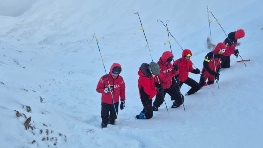 Tânărul de 18 ani dispărut în Munții Bucegi, în continuare de negăsit!