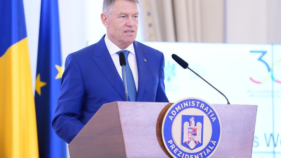 Klaus Iohannis şi-a anunţat demisia din funcţia de preşedinte al României