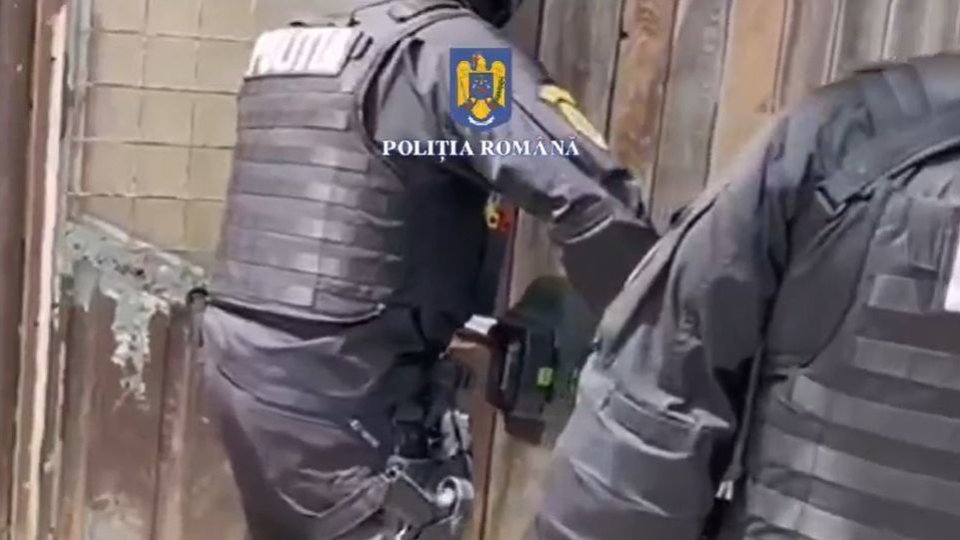 Militar cercetat pentru evaziune fiscală. Percheziții la Predeal și Azuga