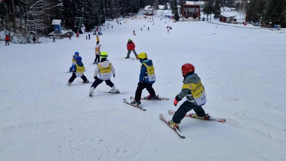Vacanță pe schiuri! Prețurile din Poiana Brașov