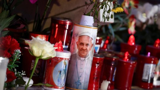 Starea de sănătate a Papei Francisc rămâne „critică”