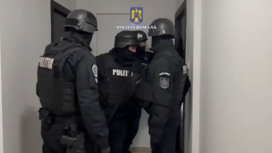 Percheziții în cinci județe privind finanțarea campaniei electorale și mesaje cu caracter fascist