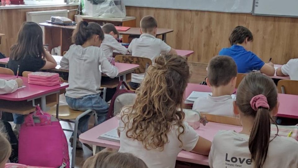 Trei firme sunt interesate să furnizeze Consiliului Judeţean Braşov microbuze şcolare electrice