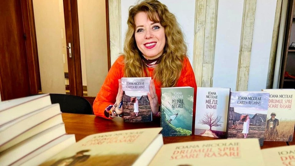 Poeta și prozatoarea Ioana Nicolaie, invitată la emisiunea „Pasaj urban”