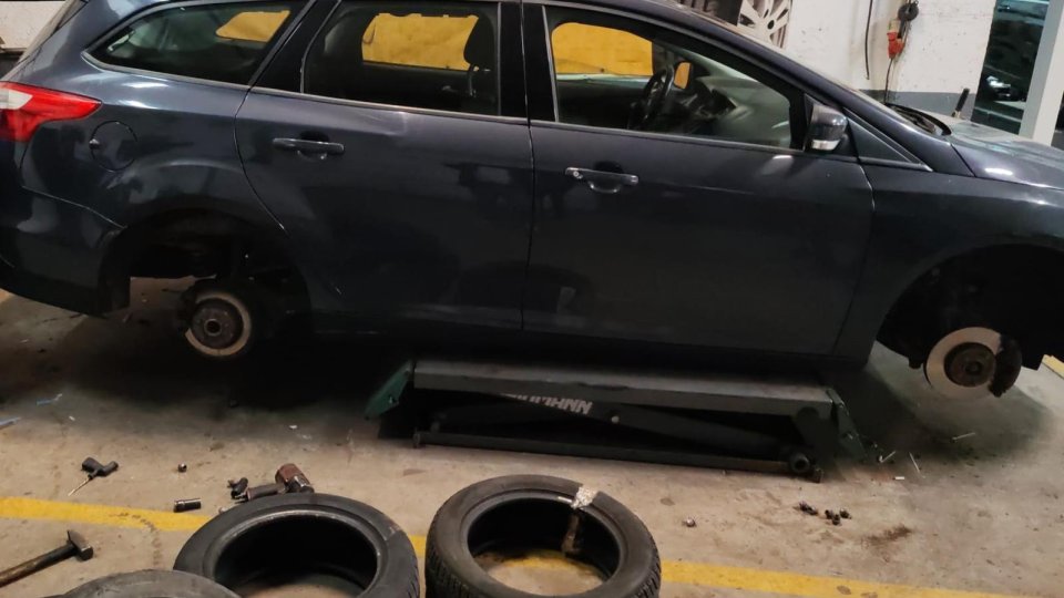 Service-urile auto clandestine, un fenomen periculos